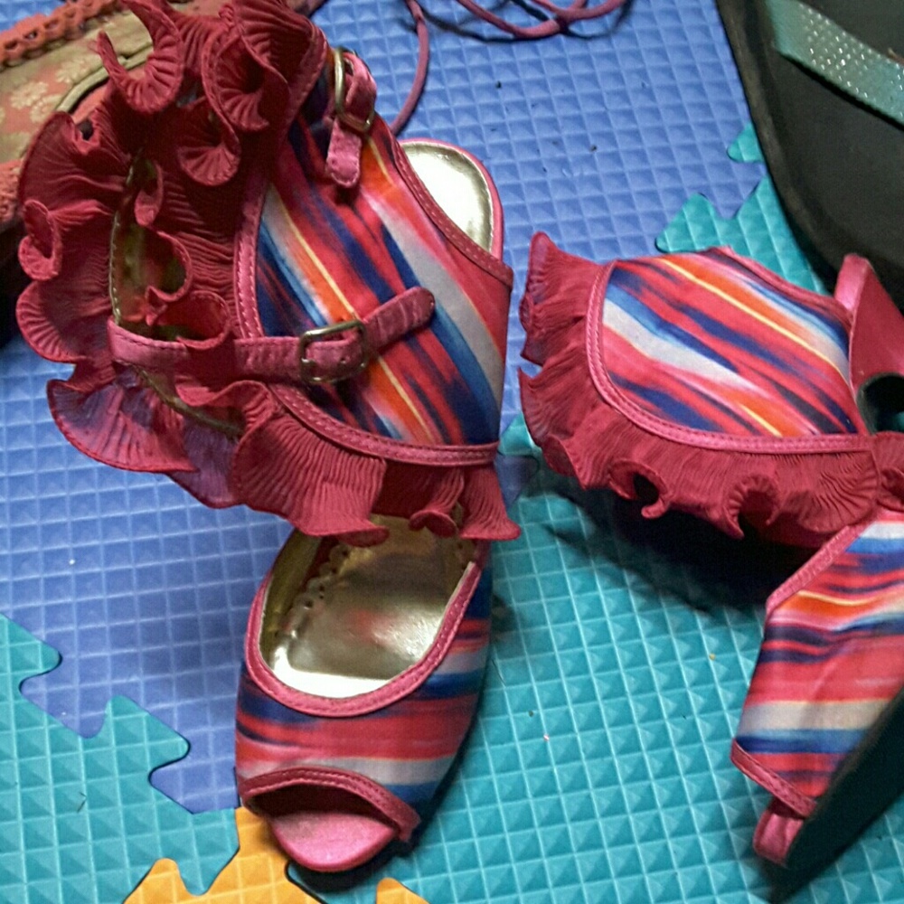 SIZE 9 high heels